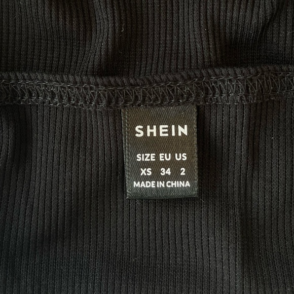 SHEIN Black V Tank - Picture 3 of 3
